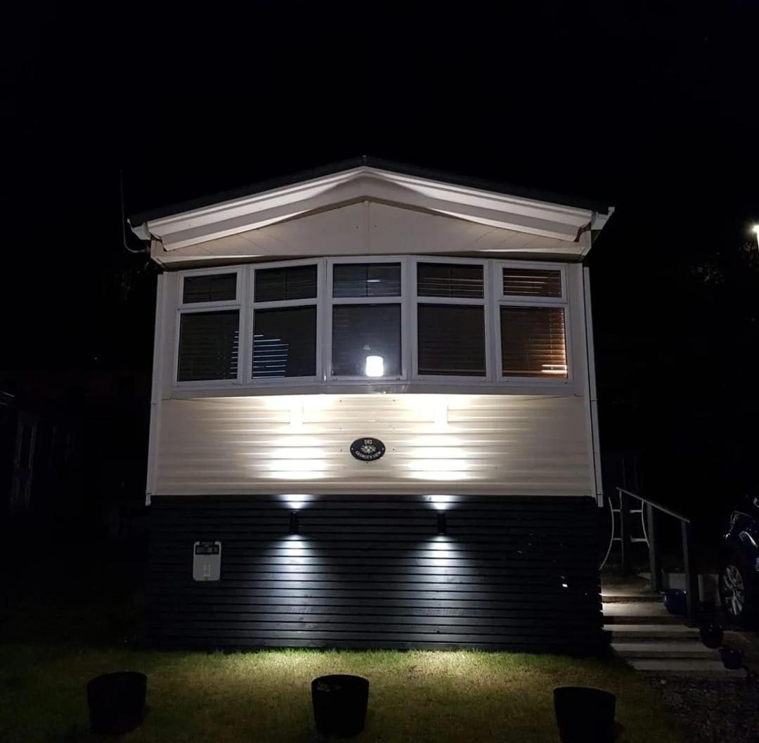 Campsite Wonderful 2 Bedroom Mobile Aberystwyth