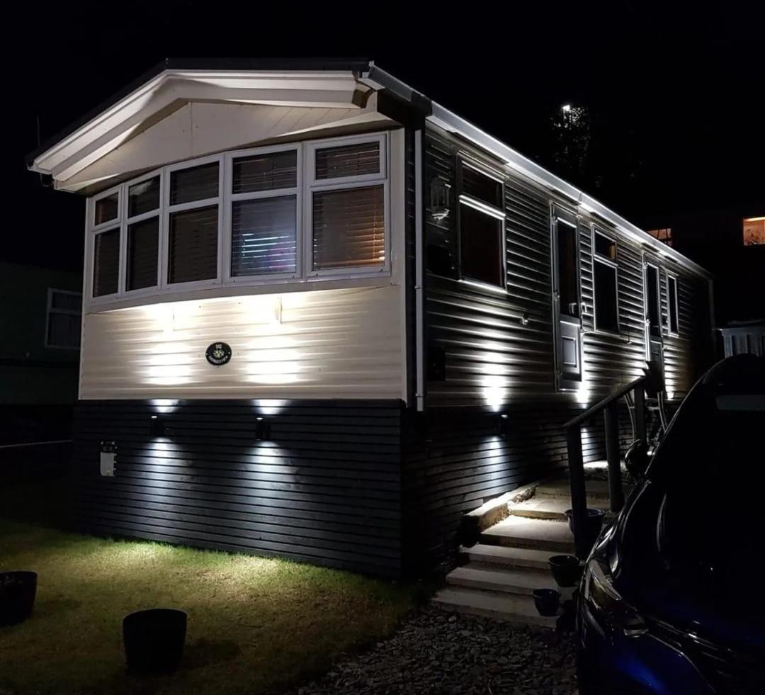 Wonderful 2 Bedroom Mobile Aberystwyth